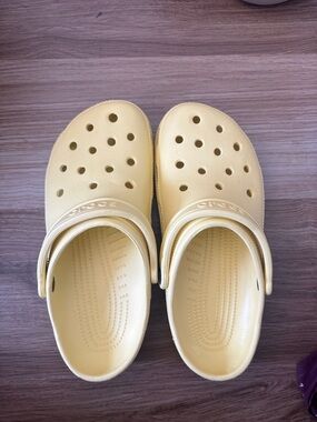 💛Yellow Crocs
